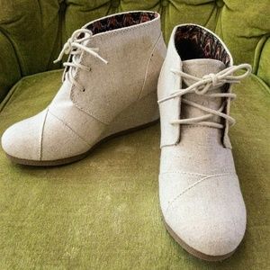 Fabric beige/tan booties W 6.5